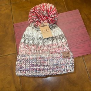 C & C Woman’s Pom Pom Hat insulated inside Brand New